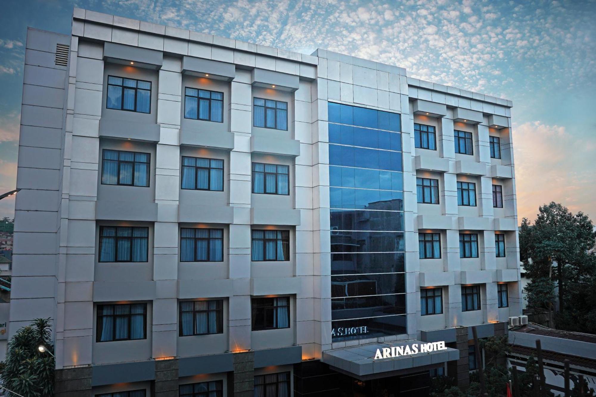 Arinas Hotel Bandar Lampung Extérieur photo