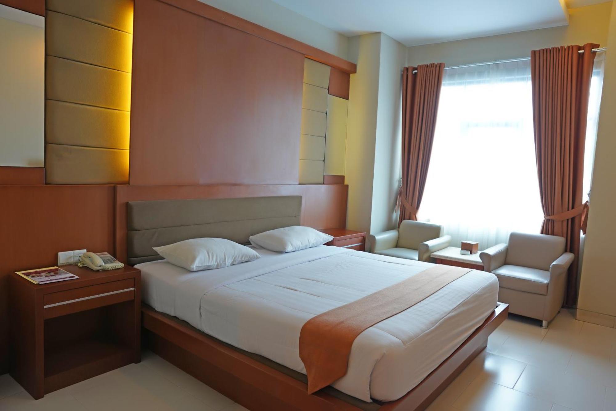 Arinas Hotel Bandar Lampung Extérieur photo