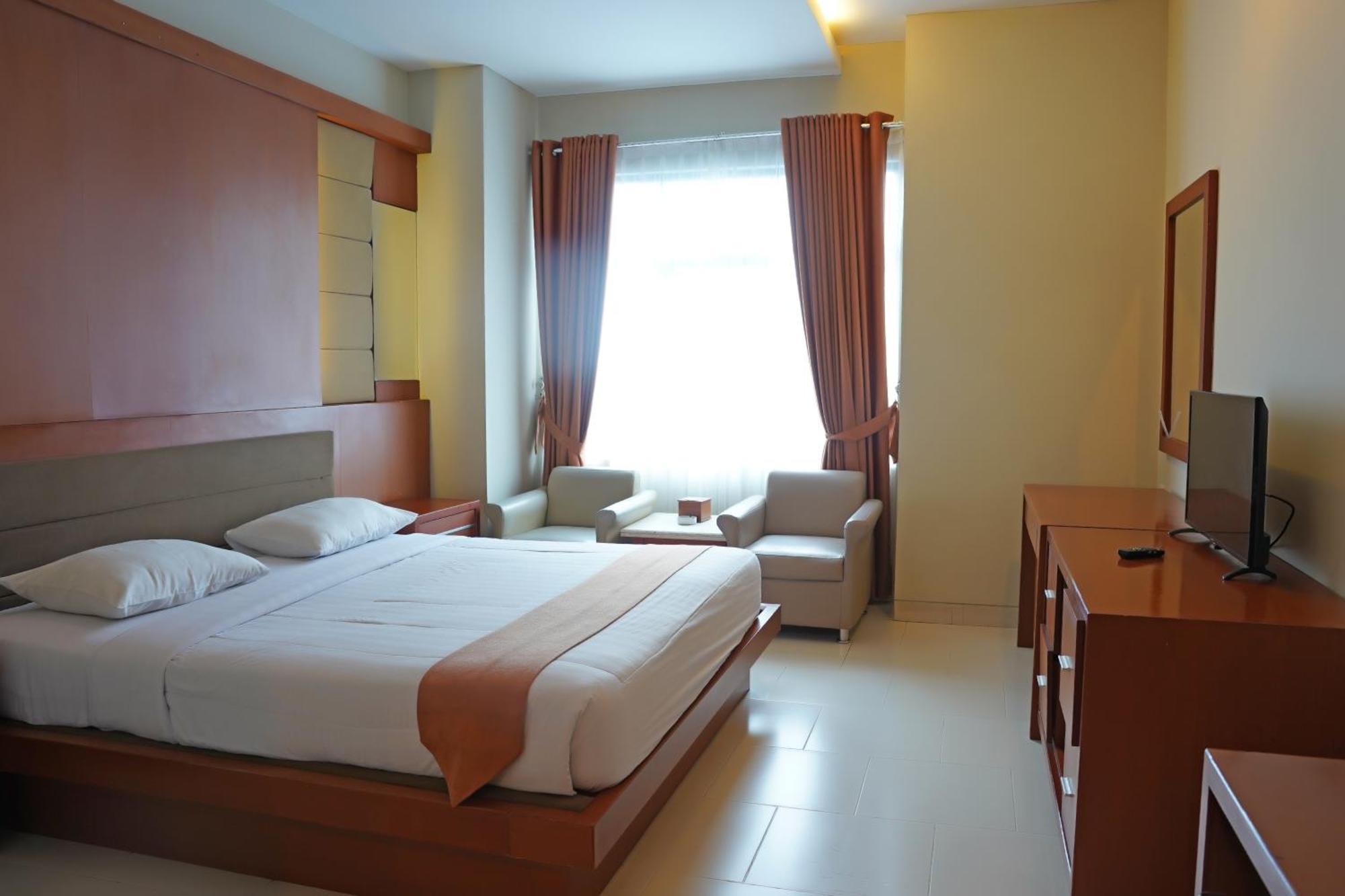 Arinas Hotel Bandar Lampung Extérieur photo